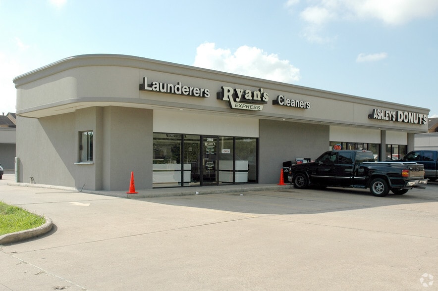 2102-2150 Bay Area Blvd, Houston, TX for lease - Building Photo - Image 3 of 5