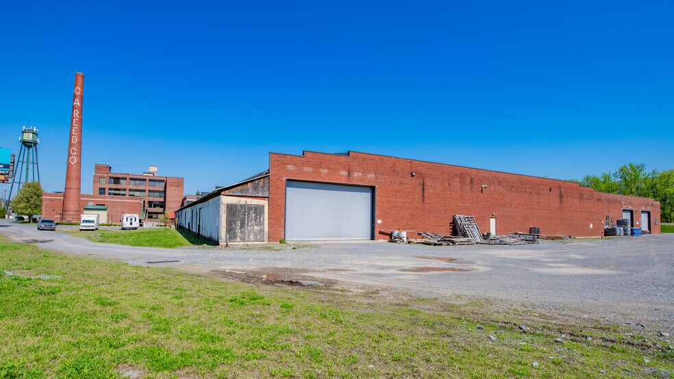 1000 Commerce Park Dr, Williamsport, PA à louer - Photo du bâtiment - Image 3 de 8