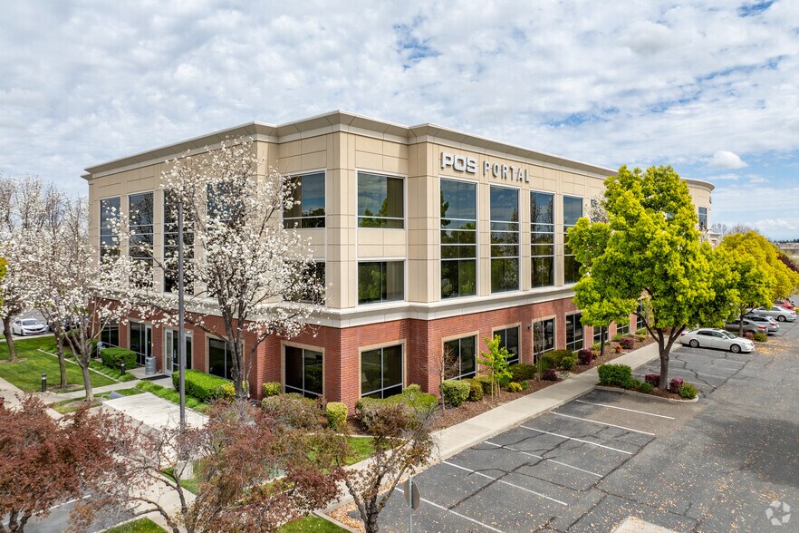 180 Promenade Cir, Sacramento, CA for lease - Primary Photo - Image 1 of 11