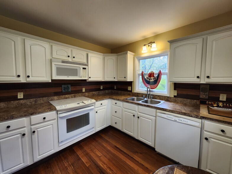 1392 Pocono Blvd, Mount Pocono, PA à vendre - Photo du bâtiment - Image 3 de 9