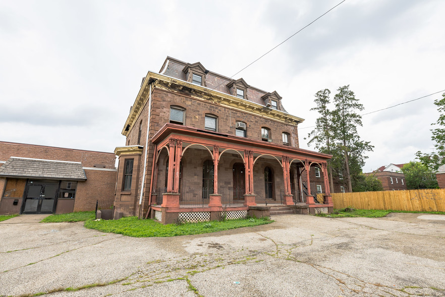 4704 Leiper St, Philadelphia, PA à vendre - Photo du bâtiment - Image 1 de 1