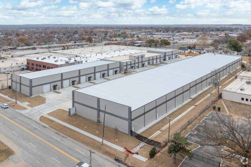 6240 E 15th St, Tulsa, OK for lease - Aerial - Image 2 of 11