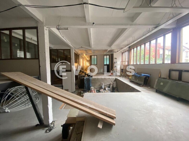Flex in Montreuil for sale - Building Photo - Image 3 of 7
