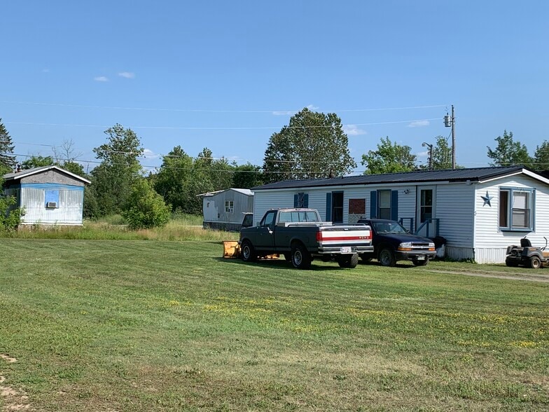 3 1st St, Houlton, ME à vendre - Photo du bâtiment - Image 3 de 3