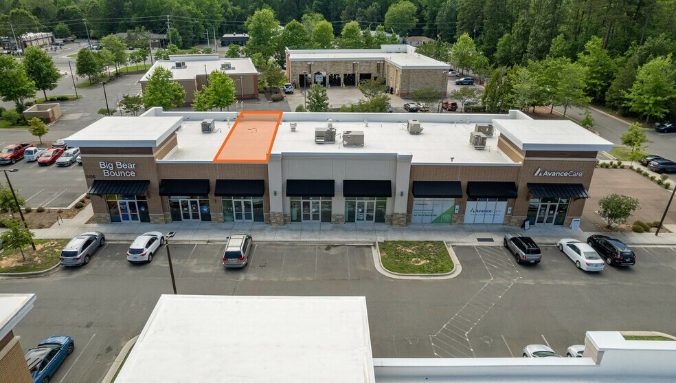 5125 NC Highway 55, Durham, NC à louer - Photo du bâtiment - Image 2 de 7
