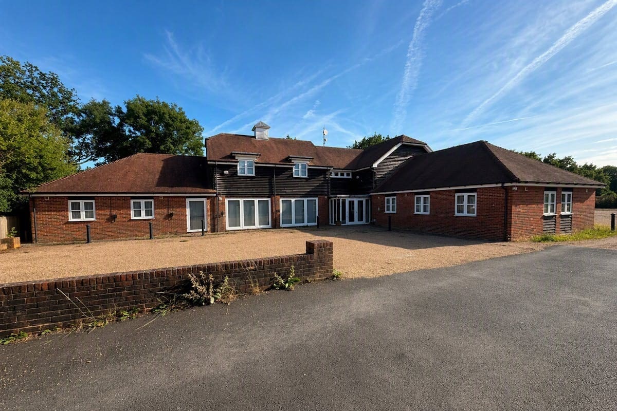 Chequers Hl, Bough Beech for lease Building Photo- Image 1 of 3