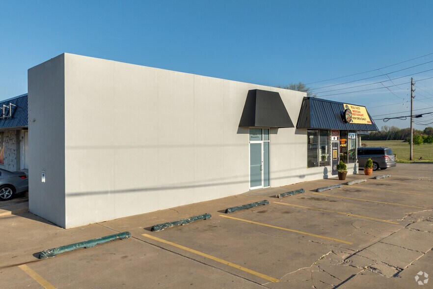 8108 E Memorial St, Bixby, OK à louer - Photo du bâtiment - Image 3 de 12