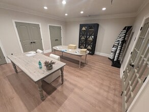 712 Oak St, Gainesville, GA for lease Interior Photo- Image 2 of 10