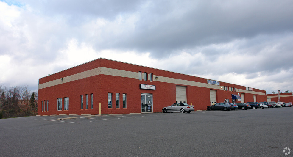 10408-10422 Central Park Dr, Manassas, VA for lease - Building Photo - Image 1 of 2