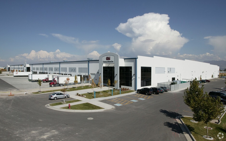 2475 S 3200 W, Salt Lake City, UT for lease - Building Photo - Image 3 of 25