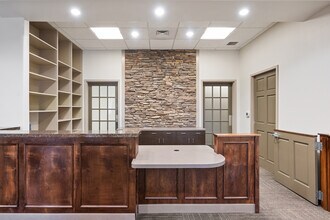 6102 82nd St, Lubbock, TX for sale Interior Photo- Image 2 of 28