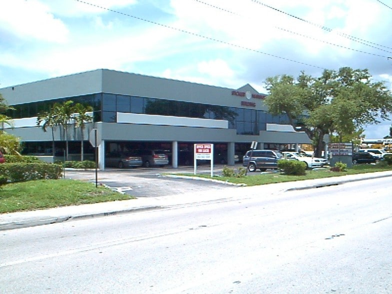 2870 Stirling Rd, Hollywood, FL à vendre - Photo du bâtiment - Image 2 de 74