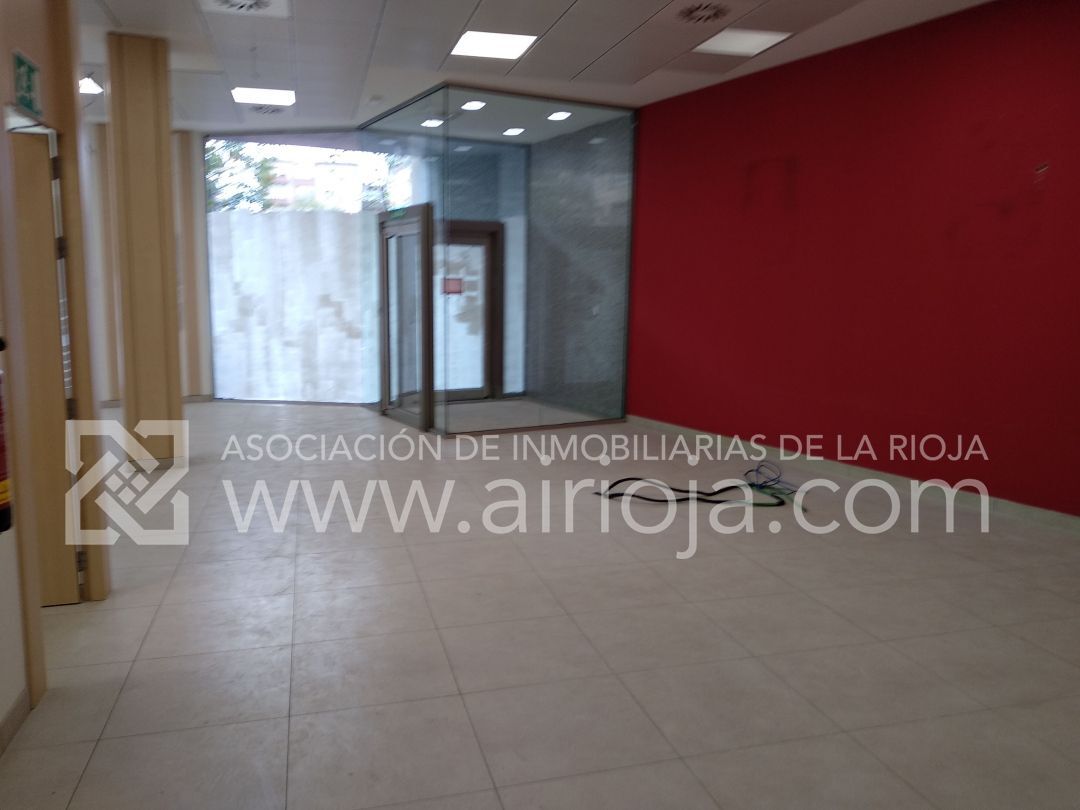 Logroño, LAR 26003 - Unit 1 - - Interior Photo - Image 2 of 4