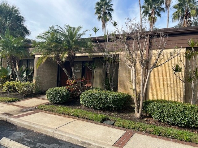 611 Druid Rd E, Clearwater, FL à vendre Photo du bâtiment- Image 1 de 2