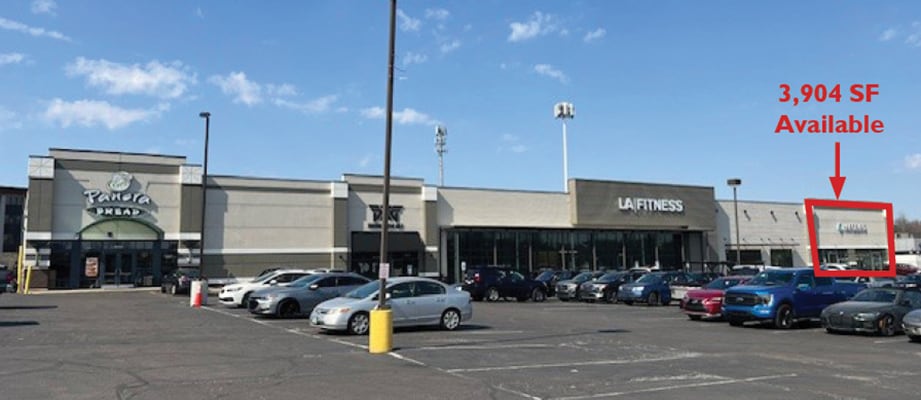 8115-8133 Montgomery Rd, Cincinnati, OH for lease - Building Photo - Image 1 of 5