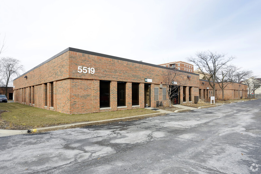 5519 N Cumberland Ave, Chicago, IL à louer - Photo principale - Image 1 de 3