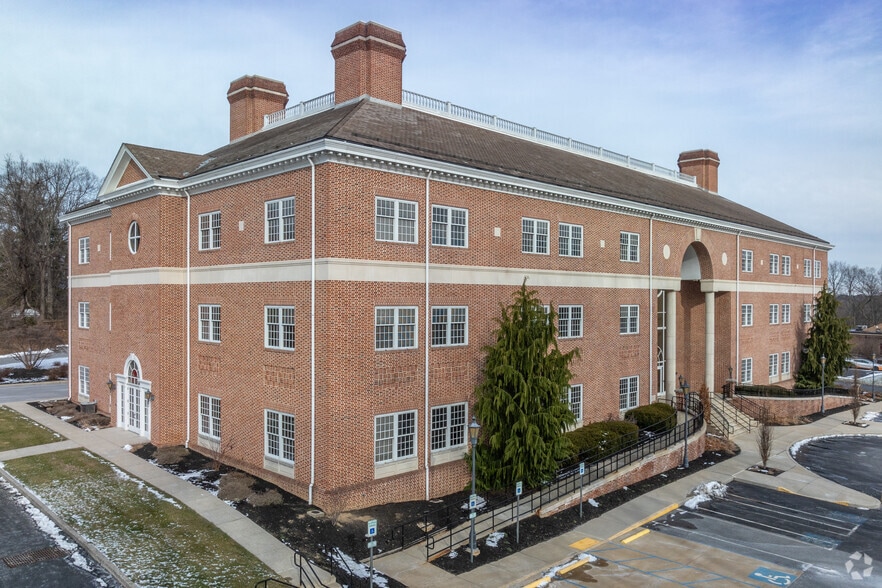 4242 Carlisle Pike, Camp Hill, PA for lease - Building Photo - Image 1 of 12