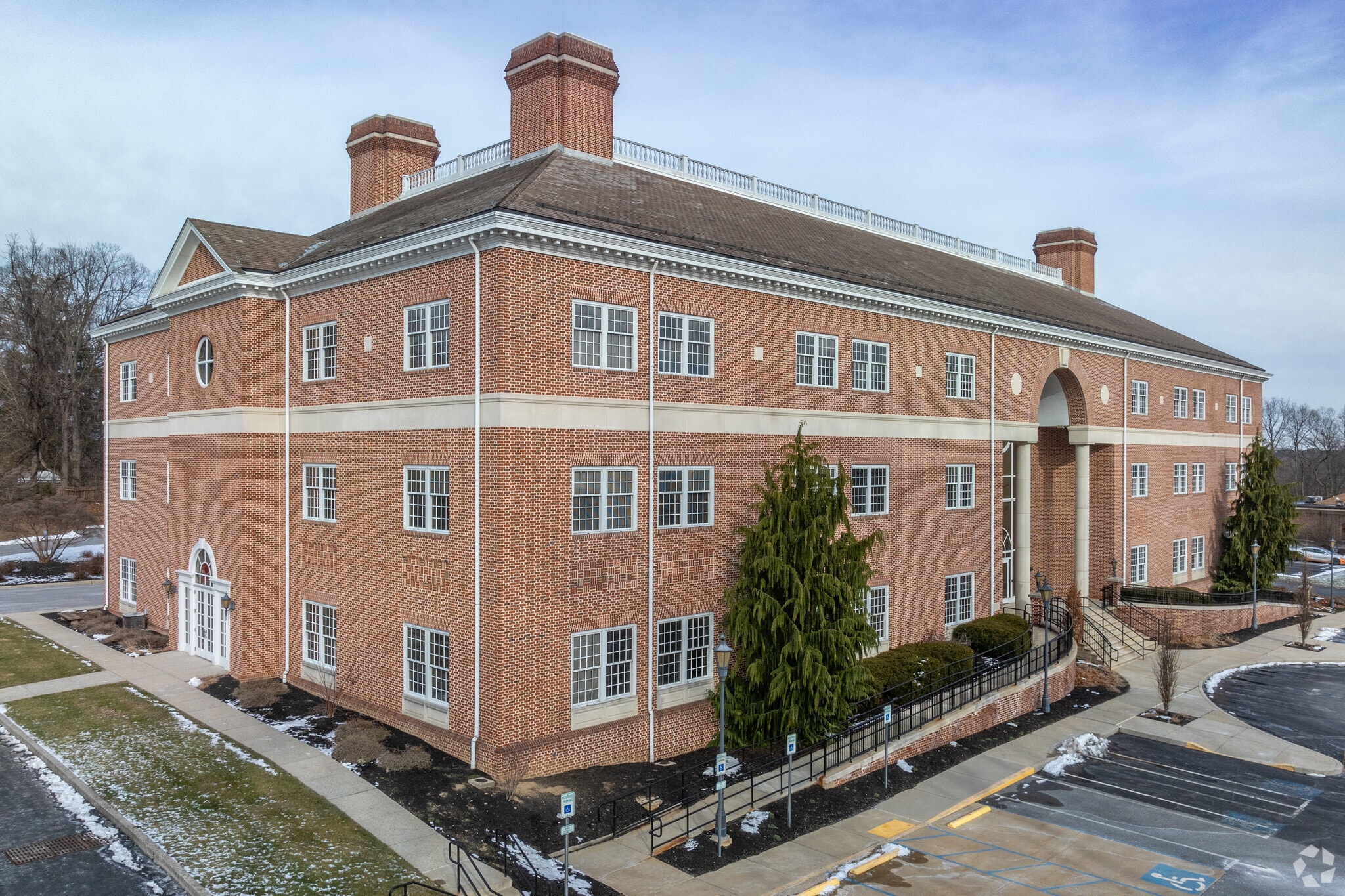 4242 Carlisle Pike, Camp Hill, PA for lease Primary Photo- Image 1 of 14