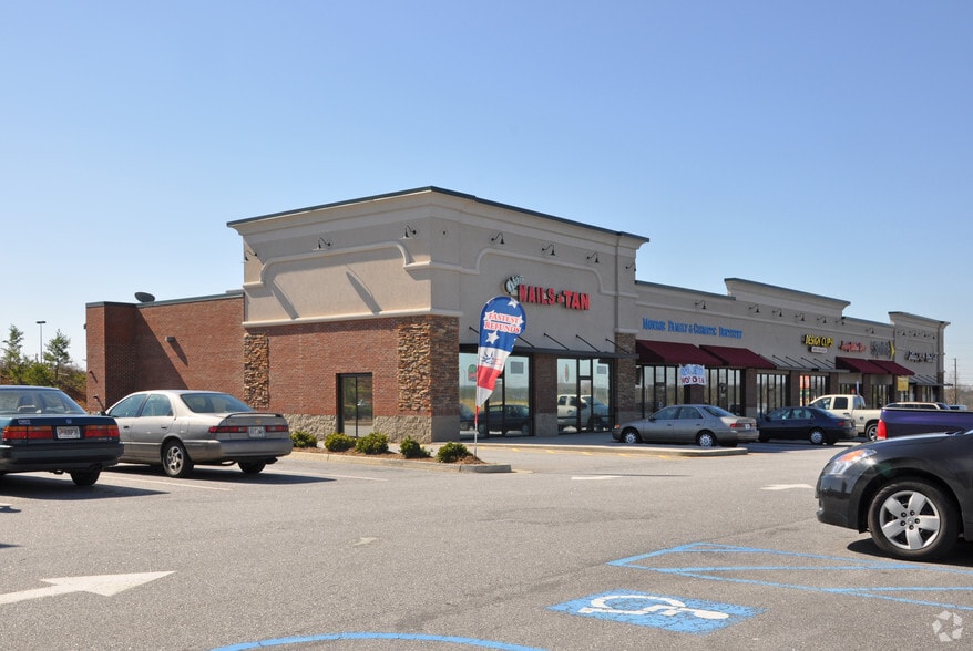 Monroe Crossing portfolio of 2 properties for sale on LoopNet.ca - Primary Photo - Image 2 of 2