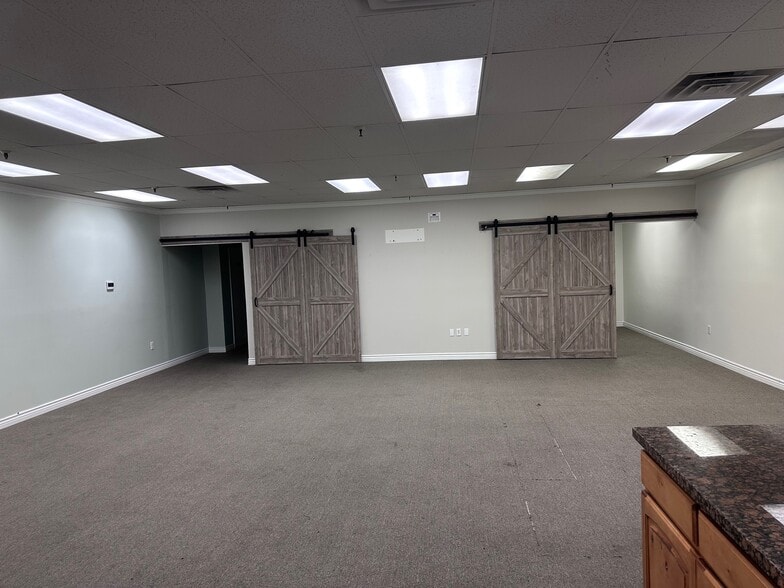 644 E Union Sq, Sandy, UT for sale - Primary Photo - Image 1 of 11