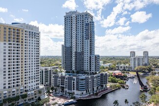 Plus de détails pour 401 SW 1st Ave, Fort Lauderdale, FL - Commerce de détail à louer
