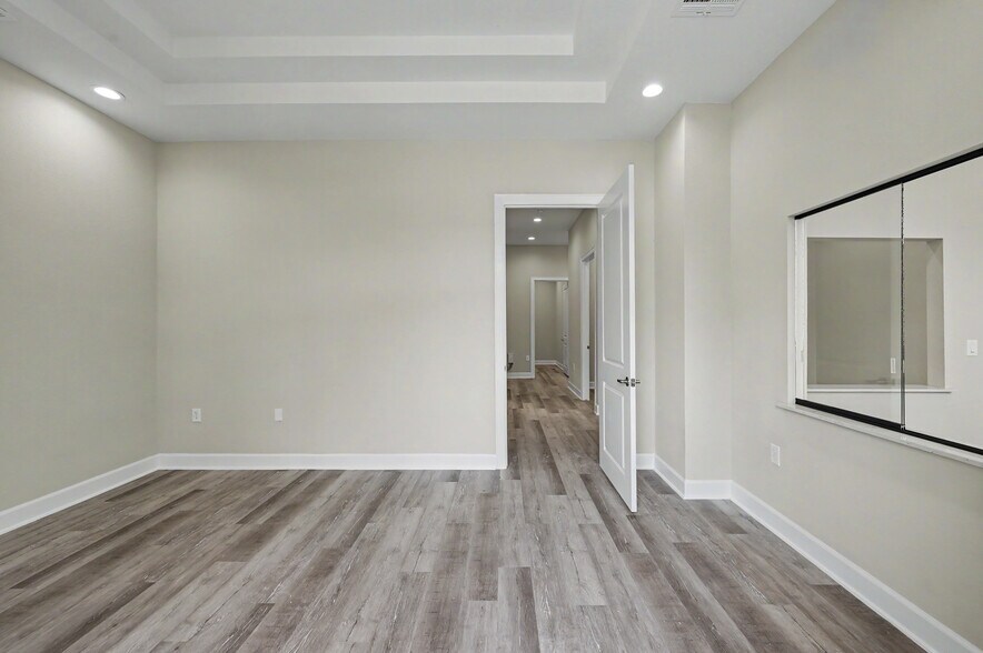 625 Regal Row, Montgomery, TX à louer - Photo du bâtiment - Image 2 de 24