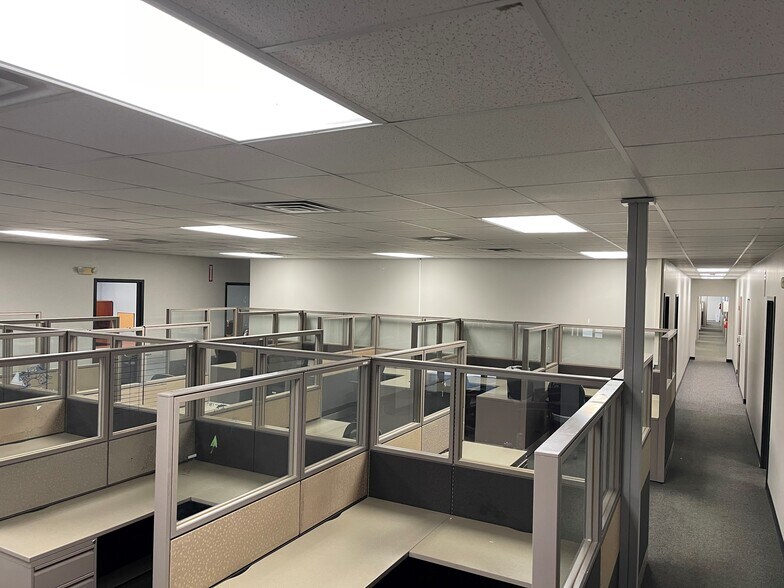 600 Mercury St, Raleigh, NC à louer - Photo du bâtiment - Image 3 de 6