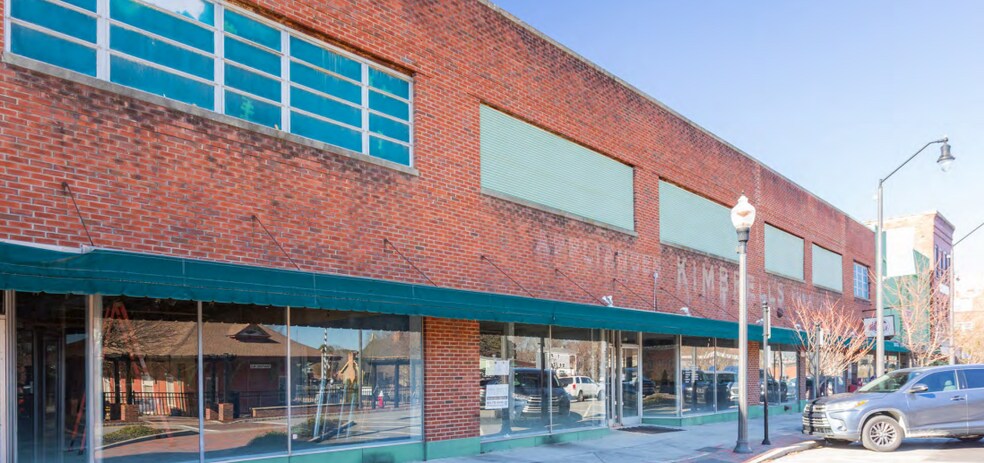 120-132 S Moore St, Sanford, NC à louer - Photo du bâtiment - Image 2 de 16