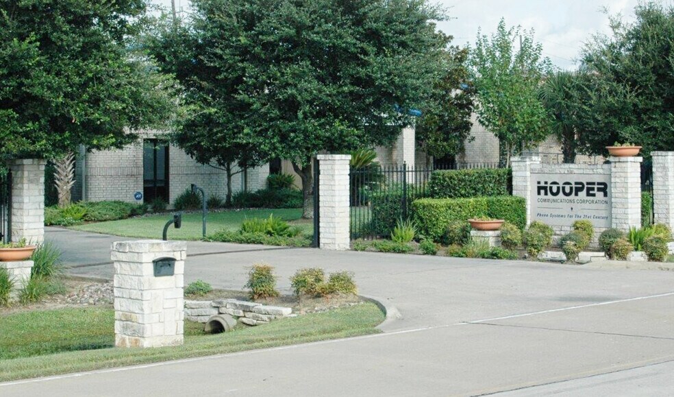5335 Brystone Dr, Houston, TX à louer - Photo du bâtiment - Image 1 de 18