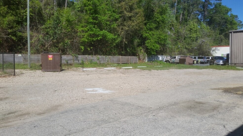 2370-2380 Capital Cir NE, Tallahassee, FL for lease - Building Photo - Image 3 of 5