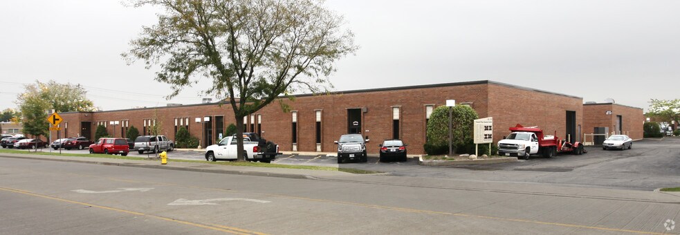 5601-5631 W Howard St, Niles, IL à louer - Photo du bâtiment - Image 3 de 18