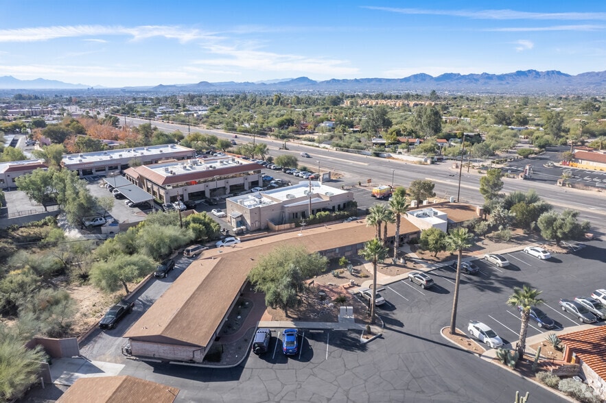6812 N Oracle Rd, Tucson, AZ for sale - Aerial - Image 3 of 5
