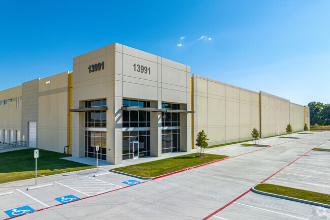 Plus de détails pour 13991 US HWY 80, Forney, TX - Industriel/Logistique à louer