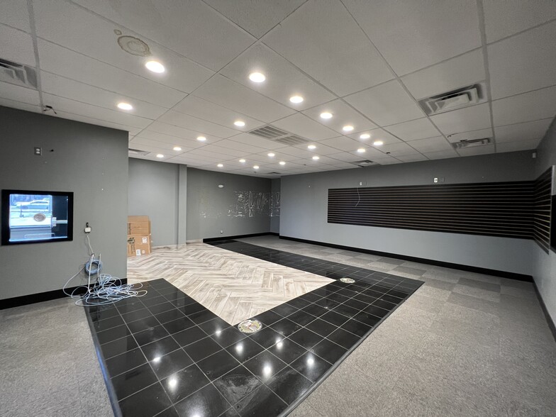 4000 N May Ave, Oklahoma City, OK for sale - Interior Photo - Image 3 of 7