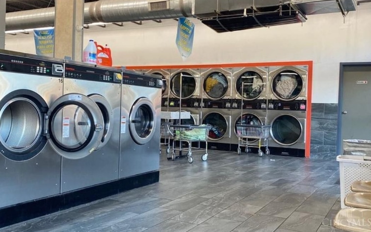 2612 Gilbert Ave, Cincinnati, OH for sale - Interior Photo - Image 3 of 5