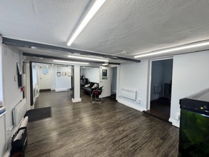 207 High St, Waltham Cross for lease Interior Photo- Image 2 of 4