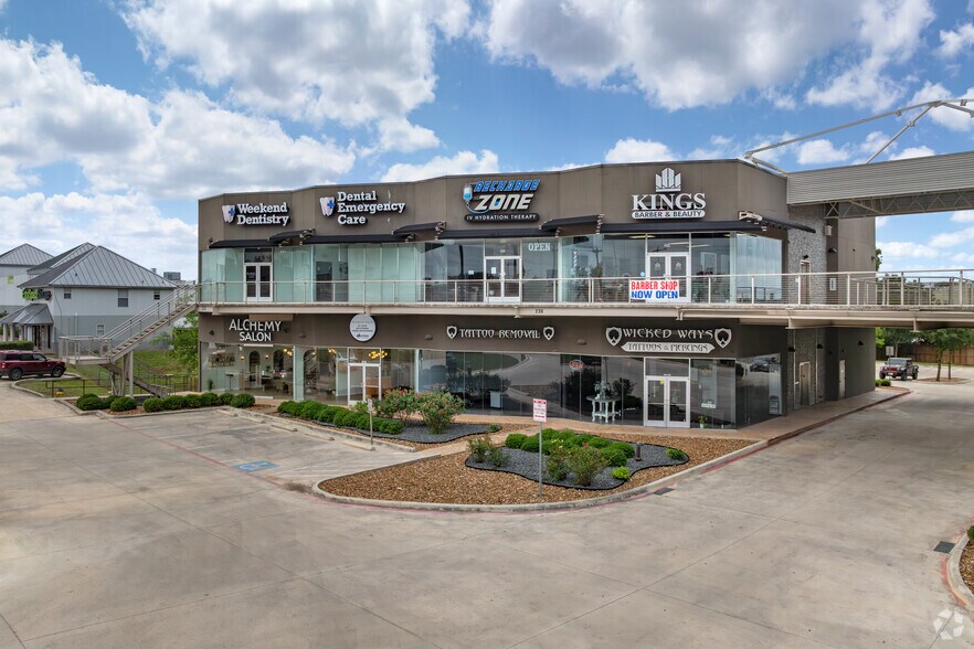 238 N Loop 1604 E, San Antonio, TX à louer - Photo du bâtiment - Image 3 de 24