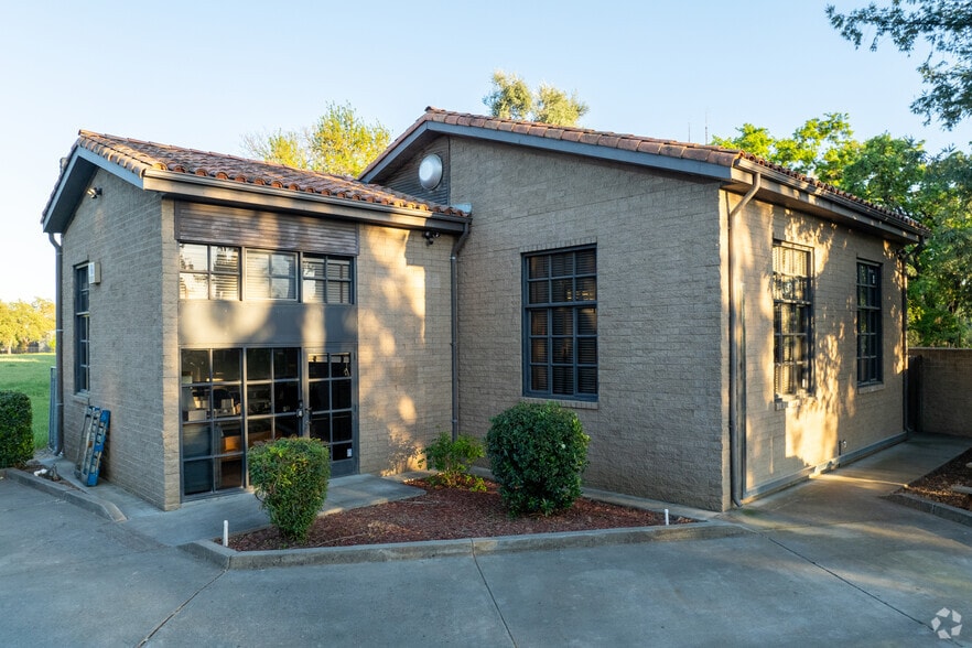 1100 W Chiles Rd, Davis, CA for sale - Building Photo - Image 1 of 8