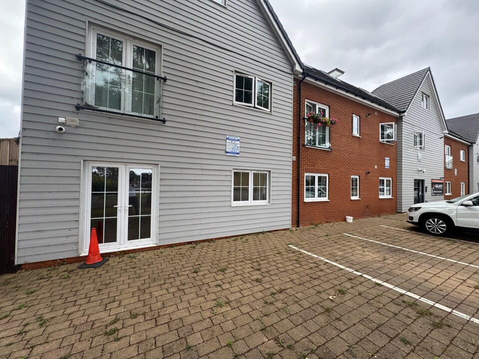 63 Twist Way, Slough à louer Photo principale- Image 1 de 2