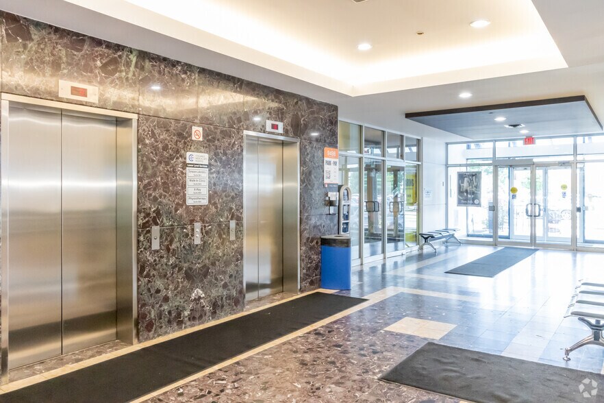 8333 Weston Rd, Vaughan, ON à louer - Photo intérieure - Image 3 de 23