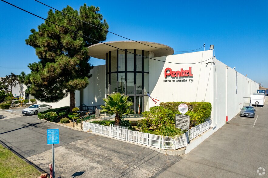 2715-2725 Columbia St, Torrance, CA à louer - Photo du bâtiment - Image 2 de 3