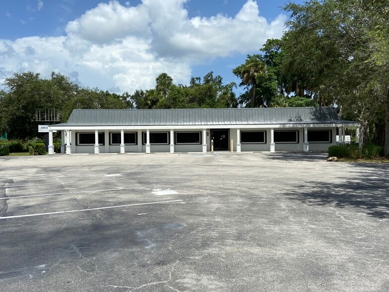 6350 Bayshore Rd, North Fort Myers, FL for sale - Building Photo - Image 1 of 36