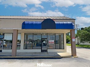 100-196 London Shopping Ctr W, London, KY for lease Interior Photo- Image 2 of 3