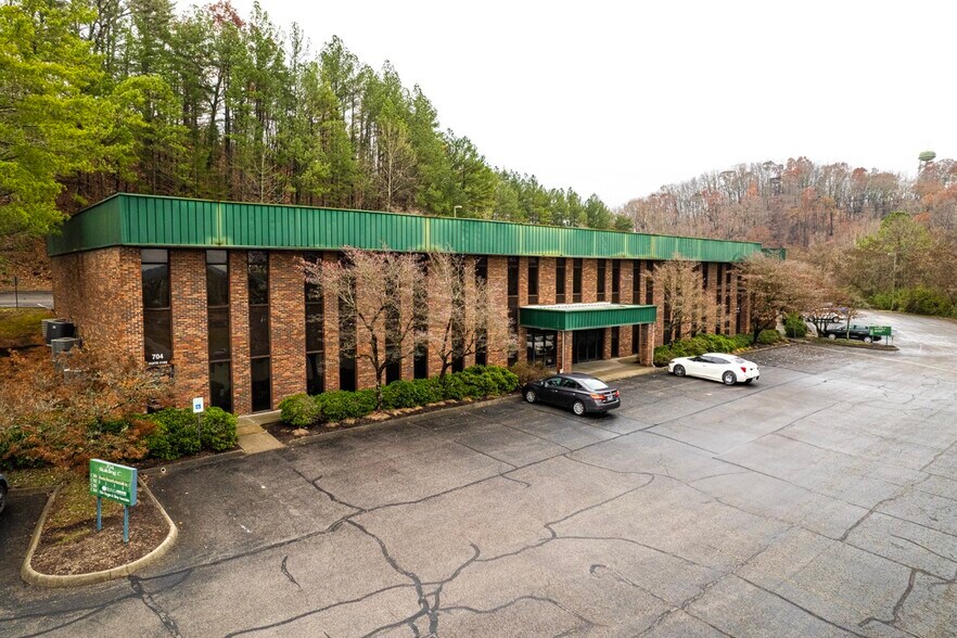 704 S Illinois Ave, Oak Ridge, TN à louer - Photo du bâtiment - Image 2 de 6