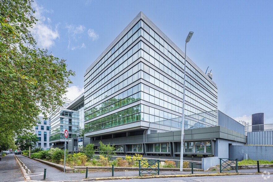 345 Avenue Georges Clemenceau, Nanterre à louer - Photo du bâtiment - Image 3 de 3