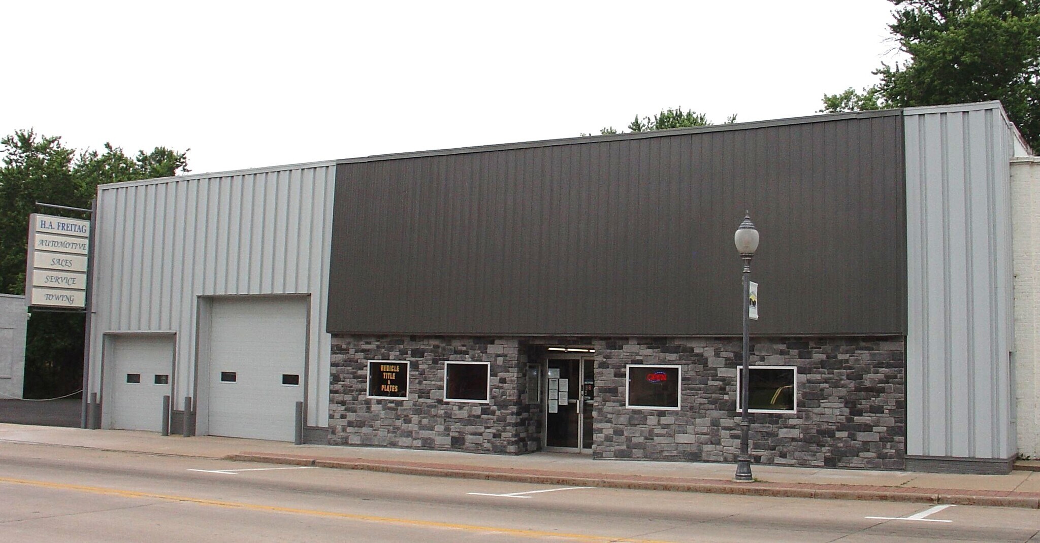 Main Street, Montello portefeuille de 2 propriétés à vendre sur LoopNet.ca Photo du bâtiment- Image 1 de 19