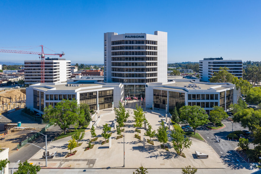 100 W Walnut St, Pasadena, CA for lease - Building Photo - Image 1 of 15