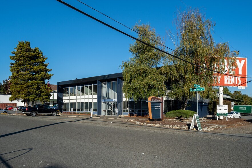 13102 N 131st St, Seattle, WA à louer - Photo du bâtiment - Image 2 de 2
