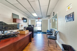 990 Klamath Ln, Yuba City, CA for lease Interior Photo- Image 2 of 43