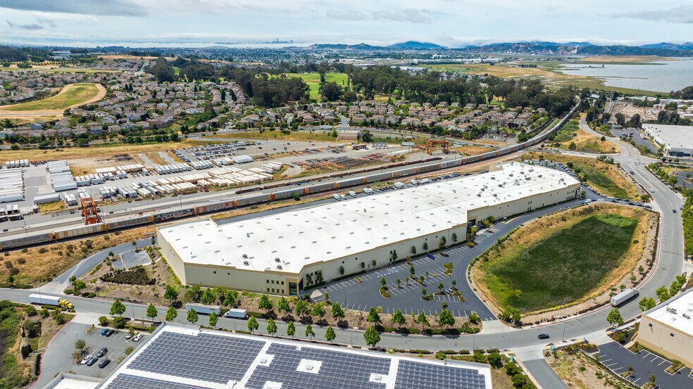 6000 Giant Rd, Richmond, CA à louer - Photo du bâtiment - Image 2 de 7